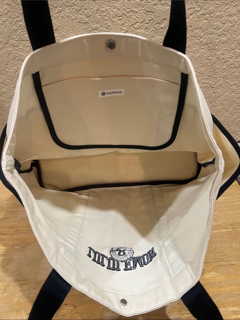 lululemon athletica Cream and Black Canvas Tote with Logo - Picture 3 of 4